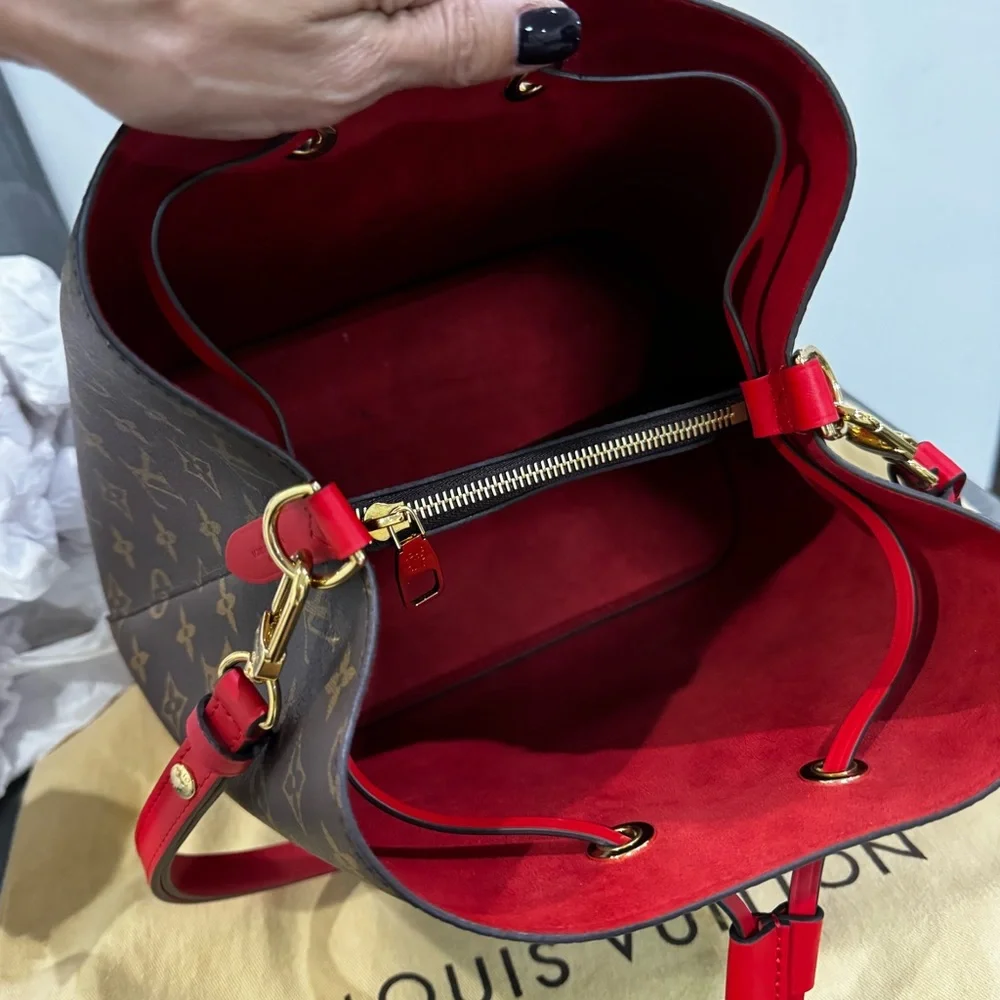 Noé Noé bucket bag excellent I only used it 3 times light new prístine - Picture 4 of 8